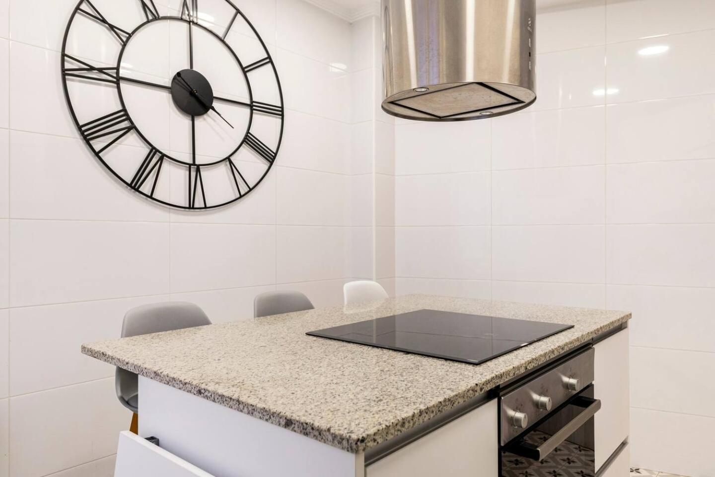 Amplio, Luminoso Y Moderno Cerca Del Casco Viejo Appartement Bilbao Buitenkant foto